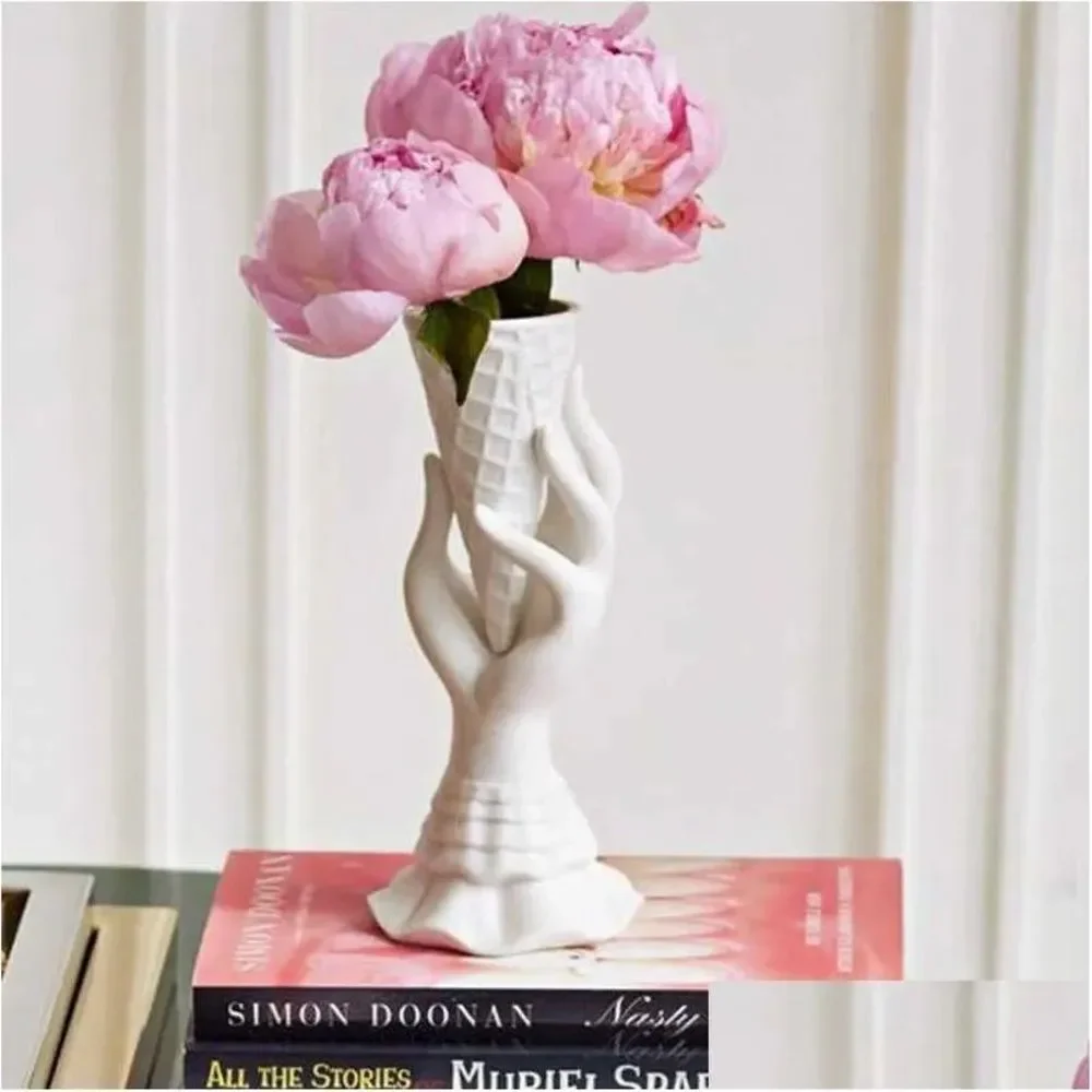 JONATHAN ADLER I-Scream Bud Vase with Real Gold. Like New. Pristine.